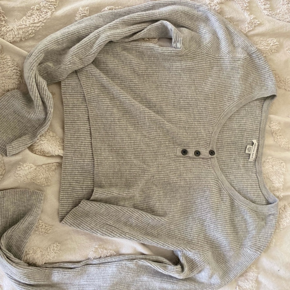 American Eagle gray crop